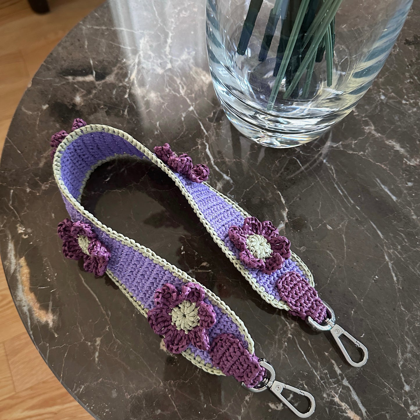 Raffia Flower Bag Strap (grape/pistachio)