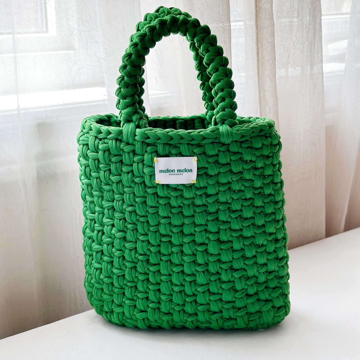 Small Picnic Tote in Kelly Green