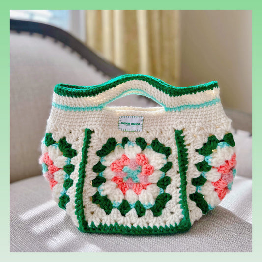 Petite Tote in Strawberry