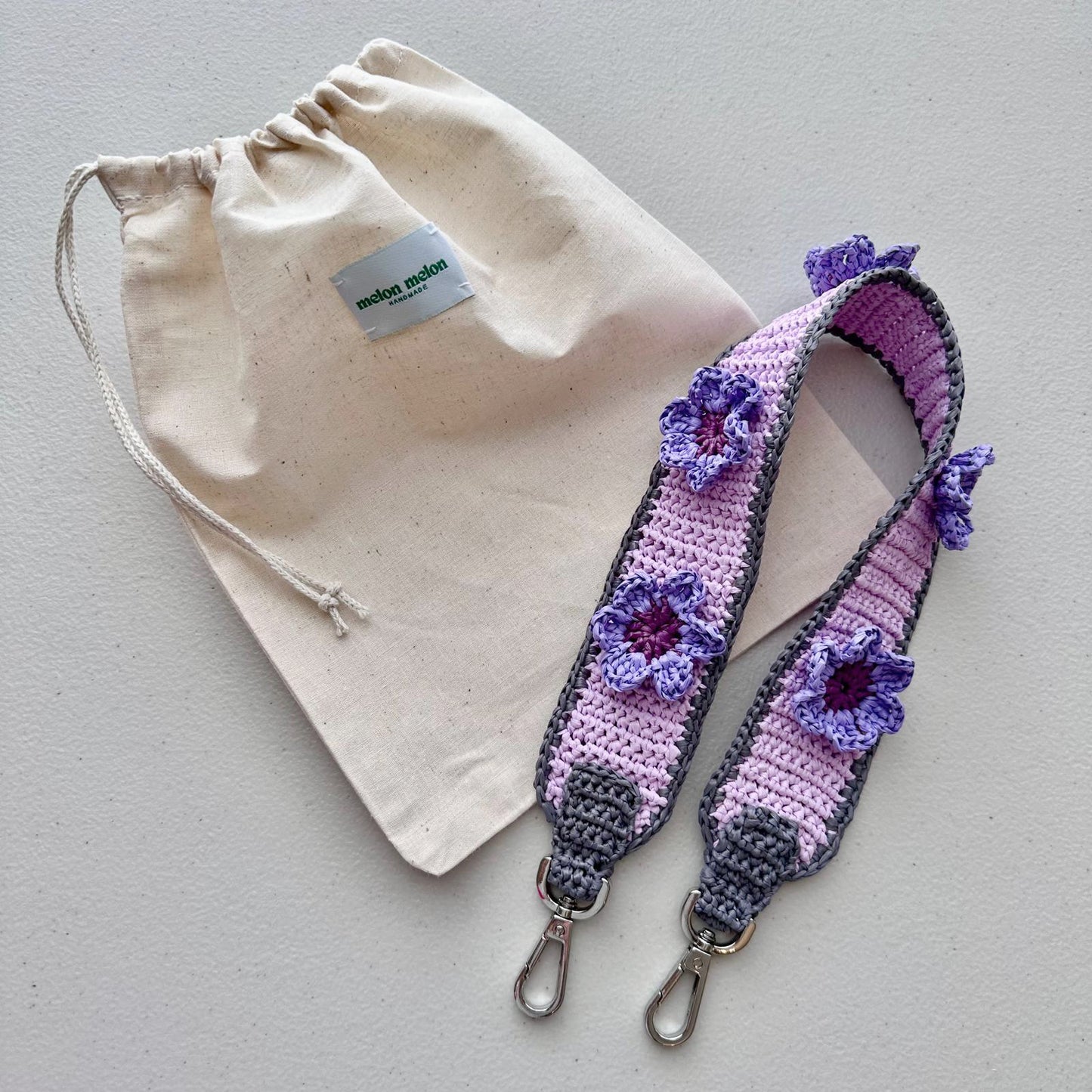 Raffia Flower Bag Strap (plum/lavender)
