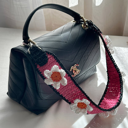 Raffia Flower Bag Strap (black/pink)